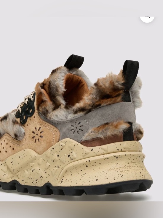 NWT Flower Mountain KOTETSU SUEDE ECO-FUR IN GREY & LIGHT BROWN - Picture 3 of 14